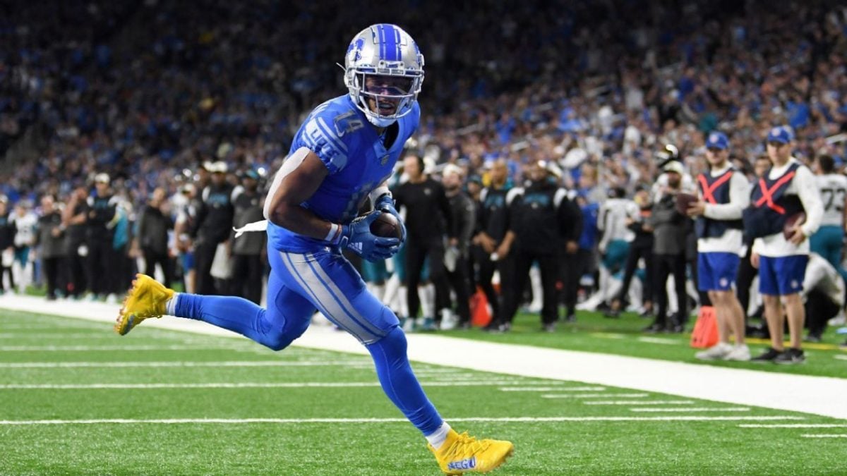 Lions' Amon-Ra St. Brown reverts to blue hair in hopes for another playoff run