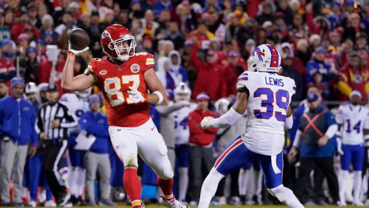 Top 5 Bills-Chiefs games of all time 8 Travis Kelce lateral