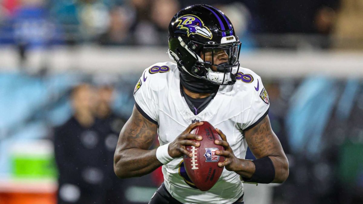 (Video) Ravens Lamar Jackson recreates Steph Curry's look-away pass in Browns demolition