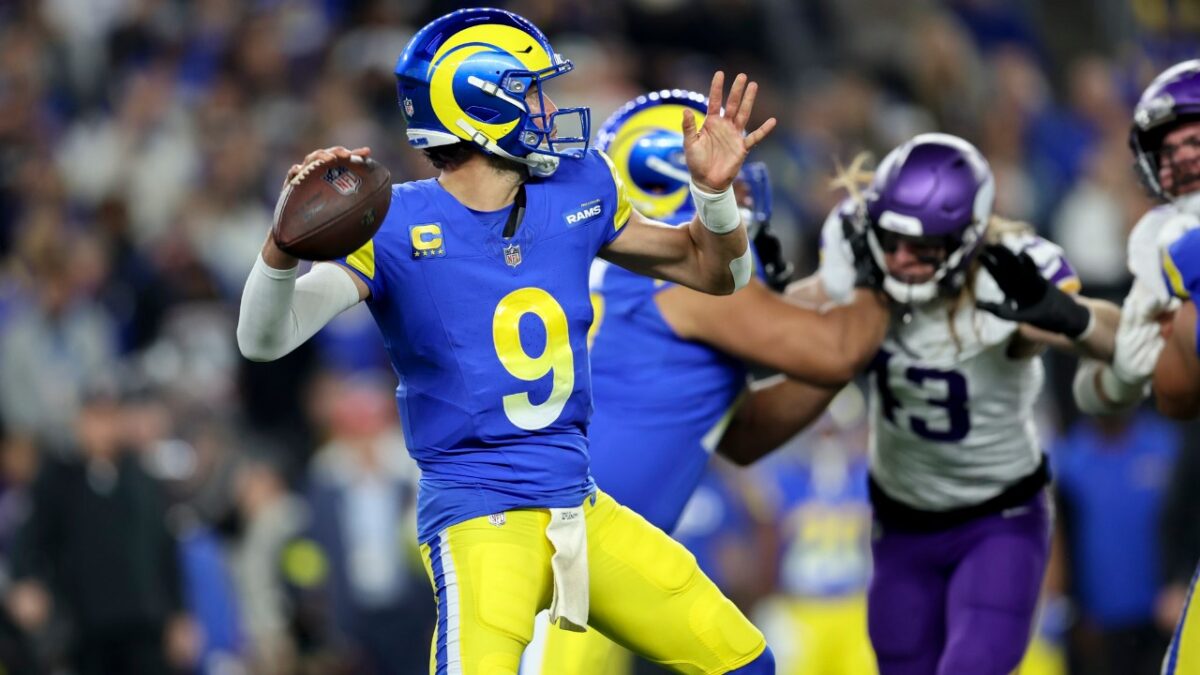 Matthew Stafford getting favorable ruling in Wild Card game against Vikings has fans losing it: "They want the LA team to win" 1 Winner of Rams Vikings will play the Philadelphia Eagles in the Divisional round