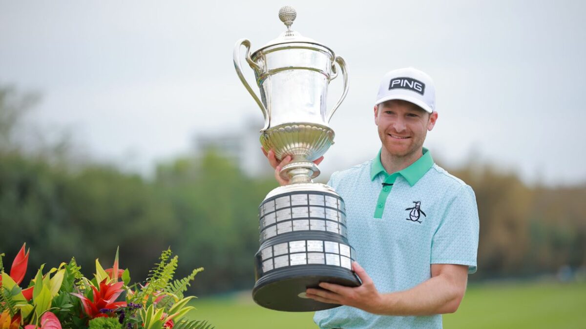 Golf insider labels Brian Campbell's 1st PGA Tour victory "life changer" following lucky break in playoff round during Mexico Open 3 Brian Campbell