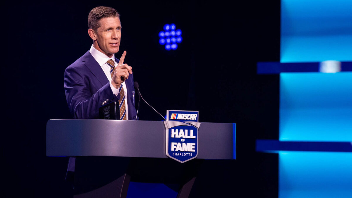 Carl Edwards reveals how NASCAR made him realize he “did not belong in a race car” in 2016 4 Carl Edwards
