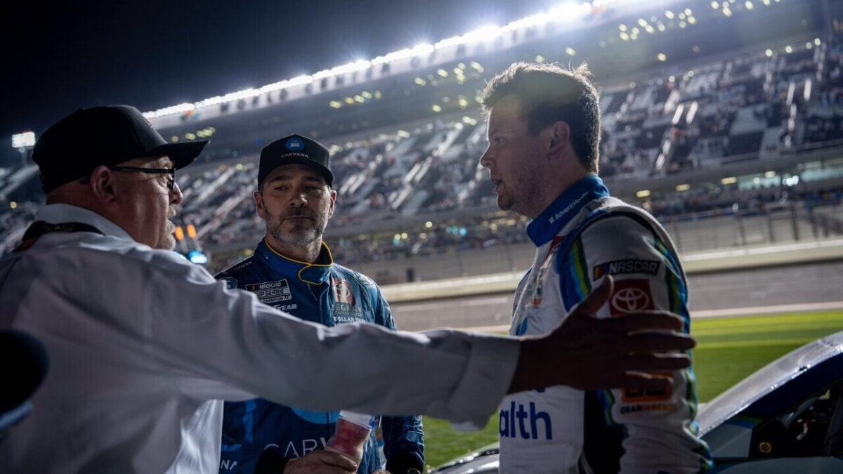 Erik Jones BLASTS Kyle Larson for “Bulldogging” Him at Daytona 1 Jimmie Johnson and Erik Jones