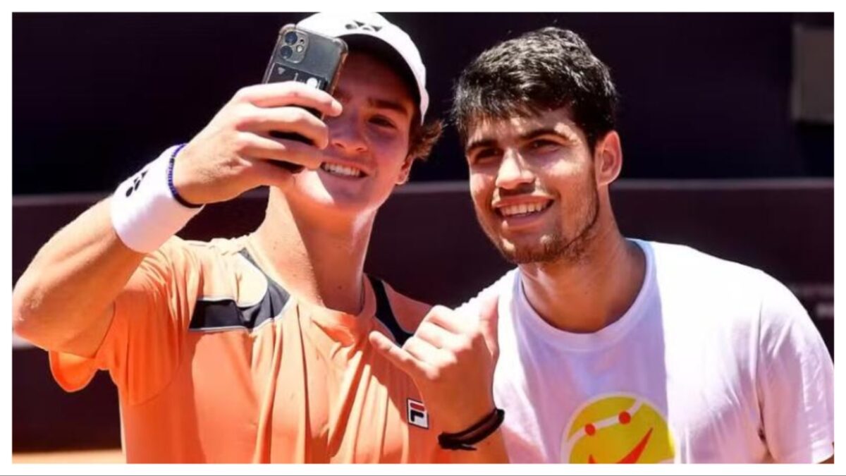 (Video) Carlos Alcaraz Stuns Tennis Fans With a Sensational One-Handed Backhand in Roland Garros Second Round 2 Joao Fonseca and Carlos Alcaraz