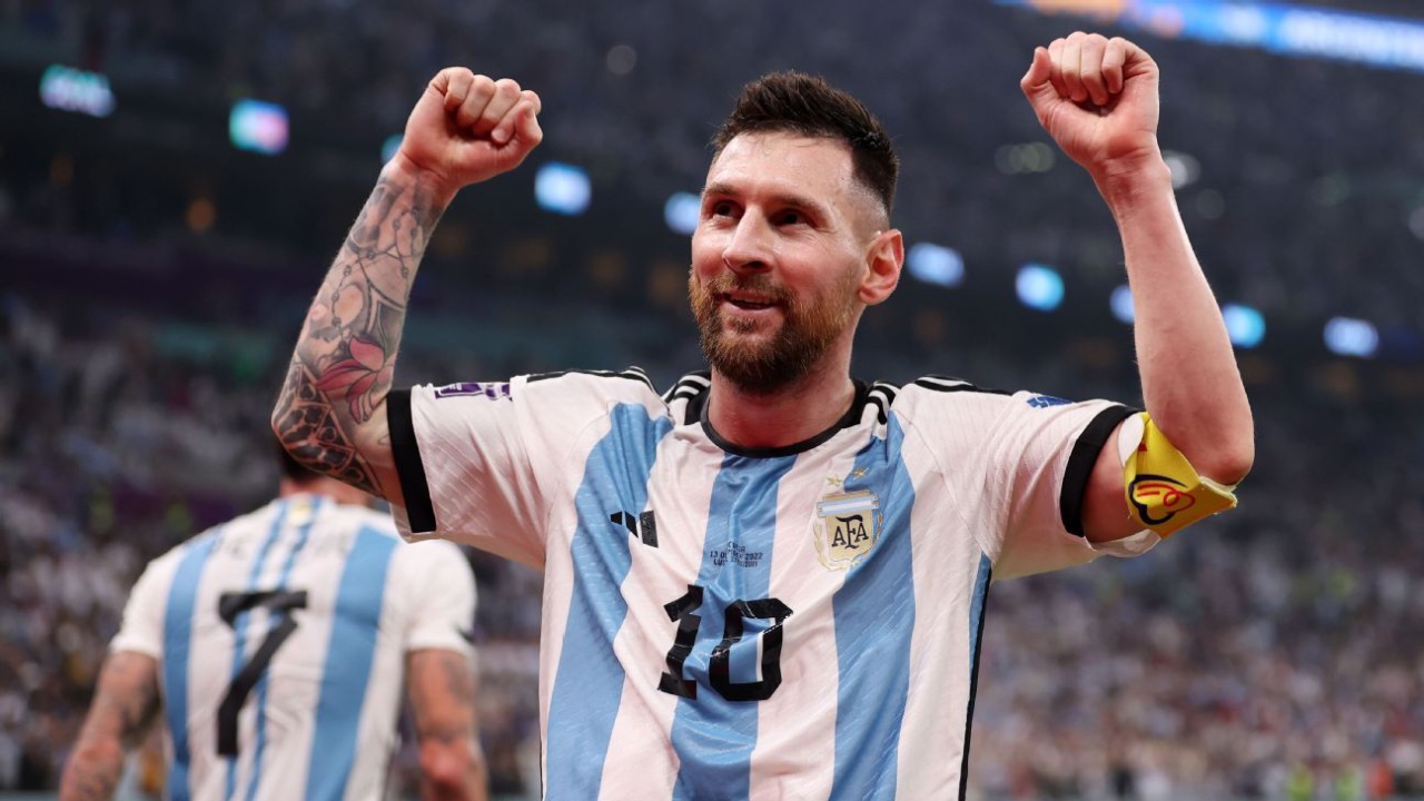 Lionel Messi turning up for Super Bowl LIX in casual attire leaves NFL ...