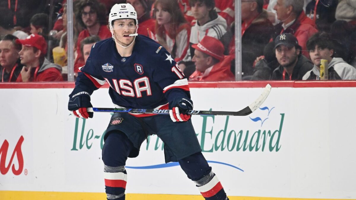 "Those two are lunatics," Keith Tkachuk drops HILARIOUS reaction towards sons Matthew and Brady Tkachuk's fights after US National Anthem got booed at 4 Nations Face-Off 1 Matthew Tkachuk