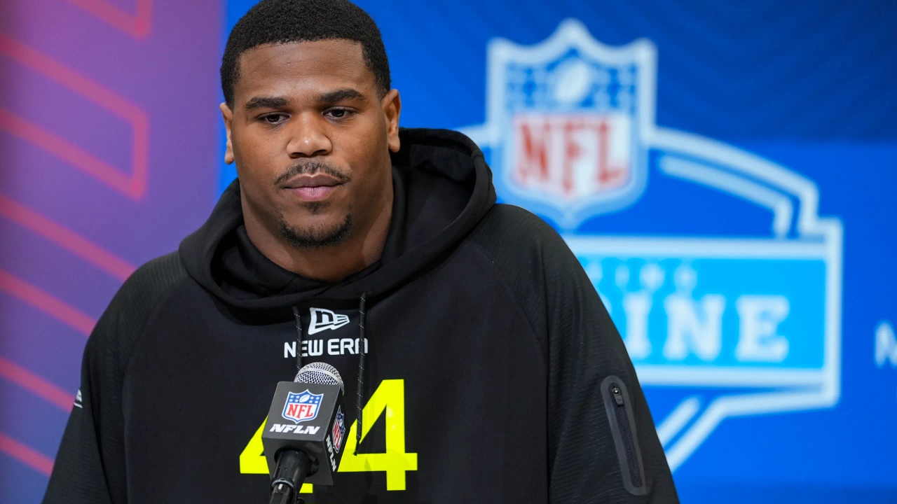 Who is Abdul Carter’s girlfriend?