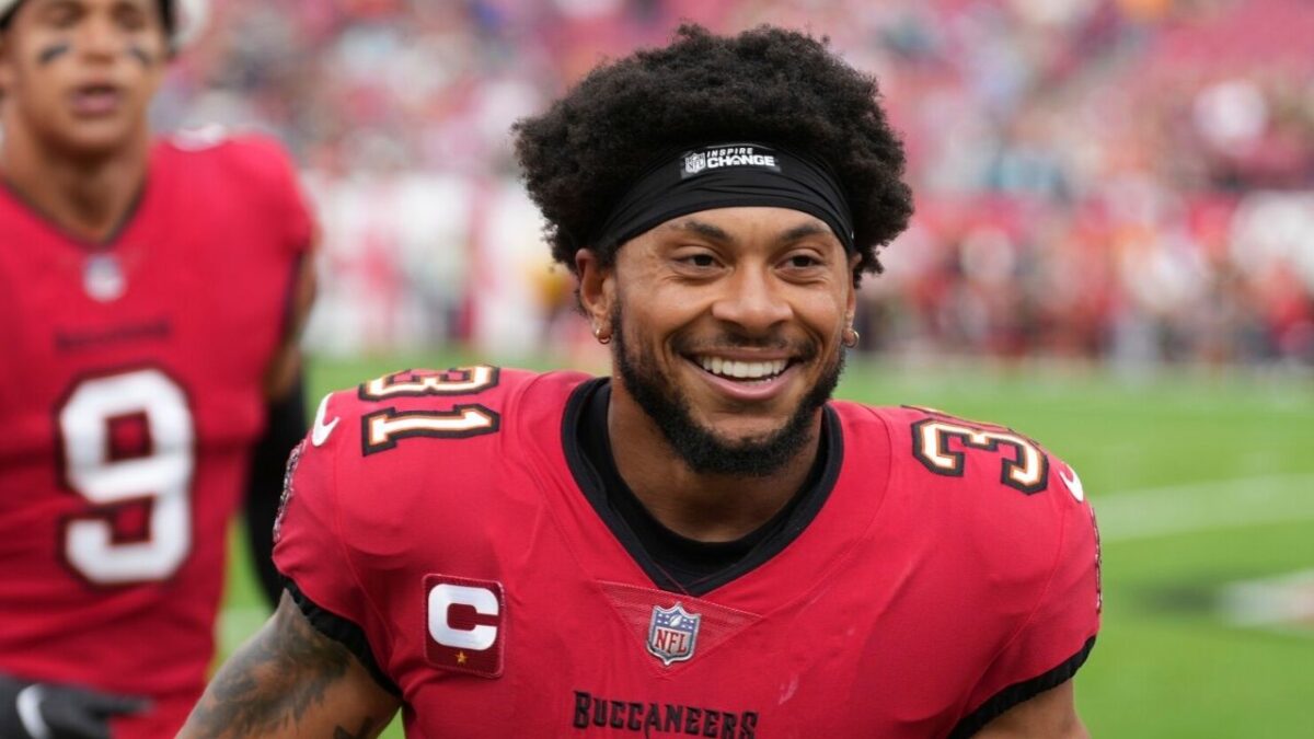 Top 5 highest-paid DBs in NFL history 4 Antoine Winfield Jr.