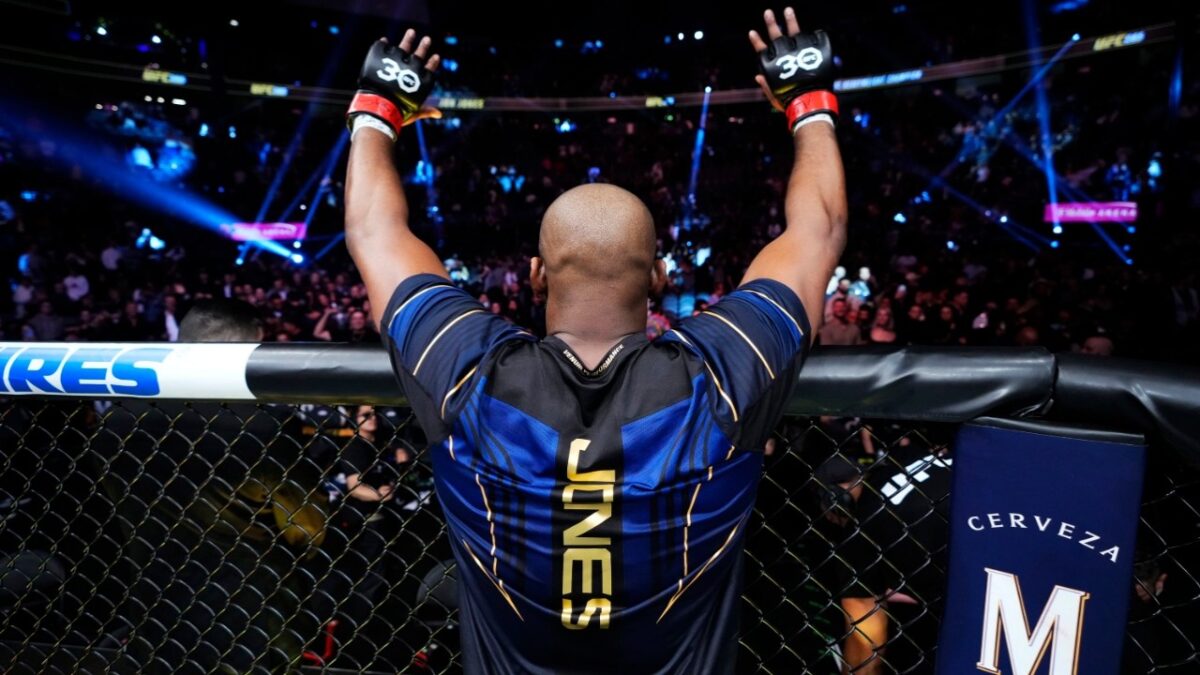 Joe Rogan stumped learning about Donald Trump's dance taking over Jon Jones' legacy fight locker-room 4 Jon Jones in comparison with other GOATs