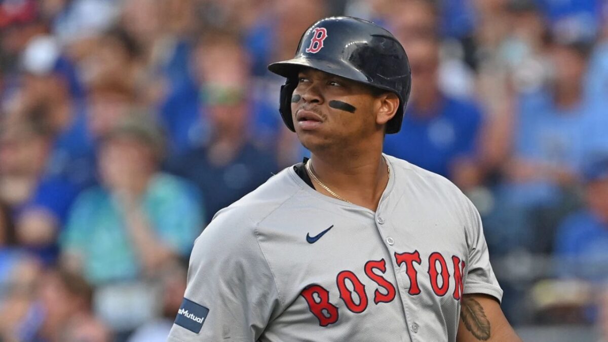 Rafael Devers REFUSING to Play 1st Base Position Amid Injury Crisis for Red Sox Does Not Sit Well with Fans on Social Media: "What a Clown" 3 Rafael Devers